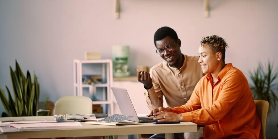 Cómo resolver malos tratos entre compañeros en el trabajo