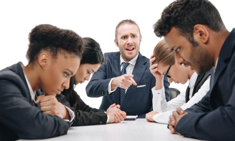 Jefes, no aburran a sus empleados